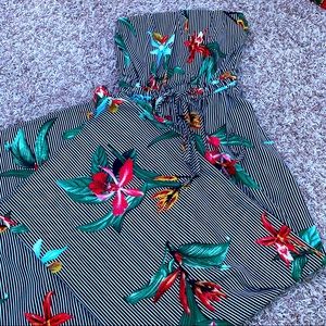 🌺Charlotte Russe stripe/floral strapless jumpsuit